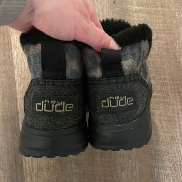 Hey Dude Denny Leo in Nut Size 6 Comfort and Fuzzy - Picture 5 of 8